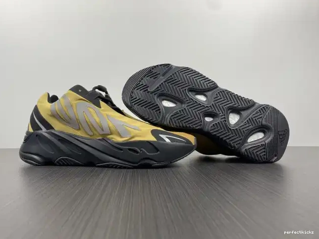 Boost 700 'Honey MNVN Yeezy GZ0717 Flux' 0626